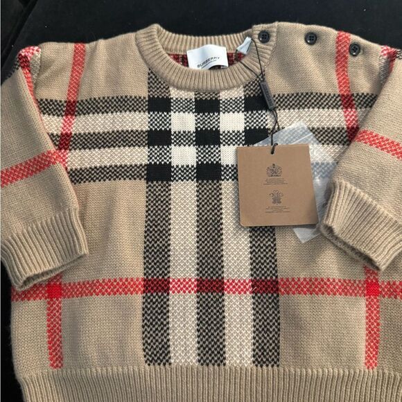 Brand new with tags Burberry wool cashmere  Sweater 18 months - Picture 3 of 5